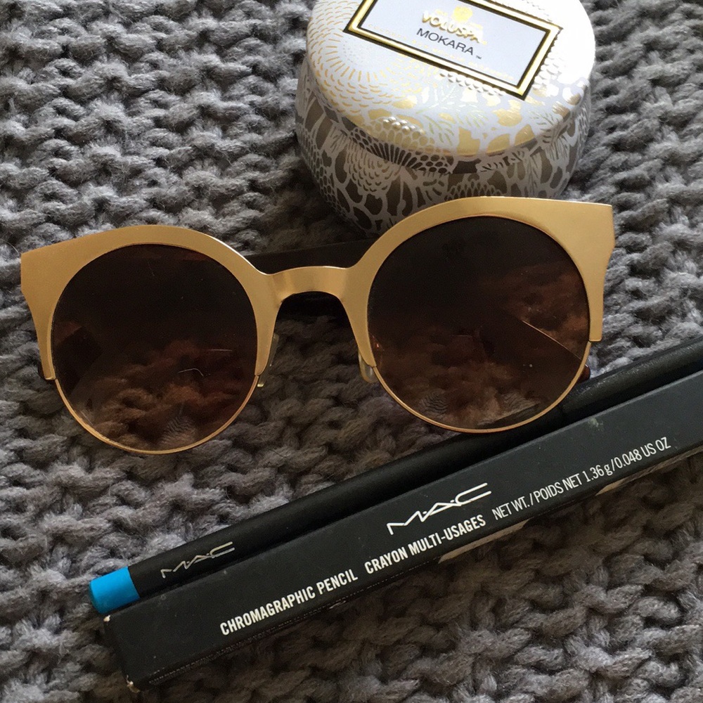 MAC bright blue lip pencil